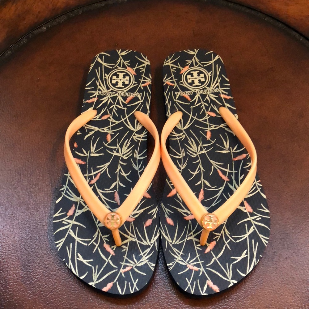Torch Burch size 8 *brand new* Thin Flip Flop